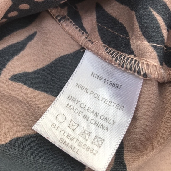 Collective concepts flowy sleeveless print top - Picture 6 of 9